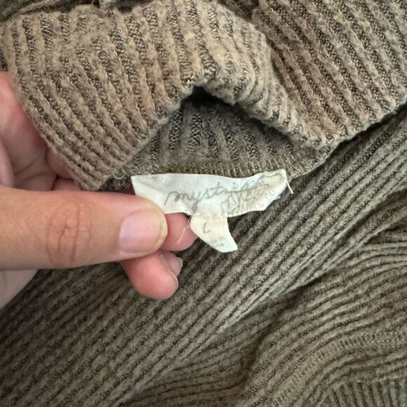 Mystree High Neck Tiered Ruffle Bottom Sweater Size L - Picture 11 of 11